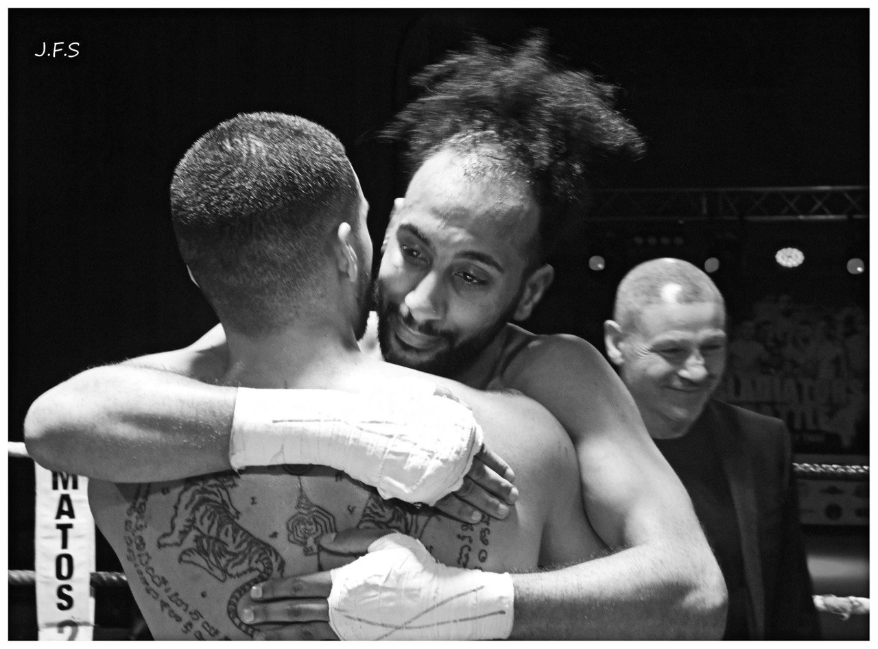 Respect et salut traditionnel en Muay Thaï - Valeur Jaga Fight